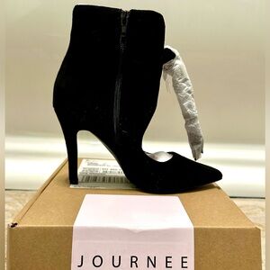 Journee Collection - Cameron heel in black suede. Size US 6.5. New, never worn.
